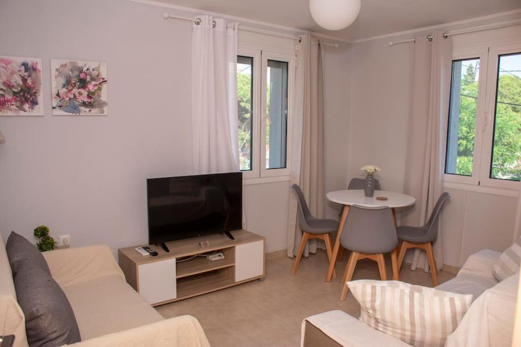 Anadora 2: Hospitable Stone House With Yard Apartamento Alexandroupoli Exterior foto